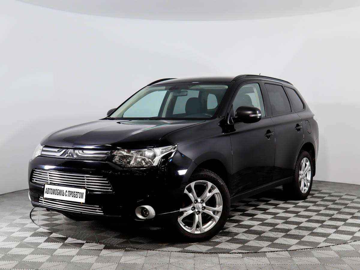 Outlander cvt. Митсубиси Аутлендер 2014 черный.